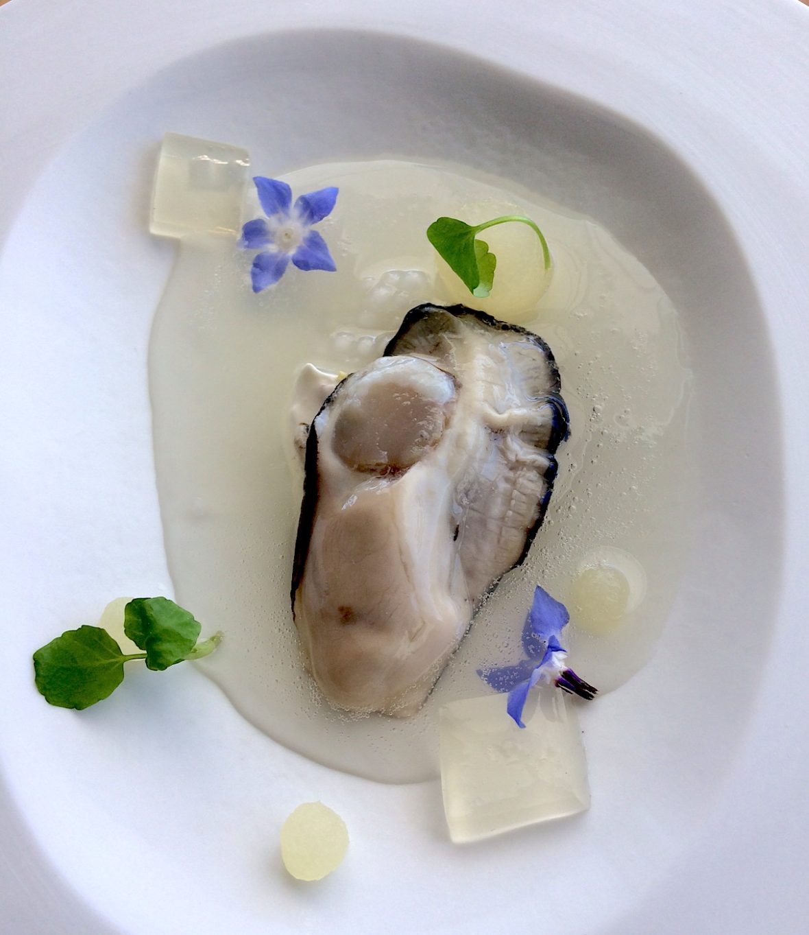 oyster-pear-sauce-mirazur-france