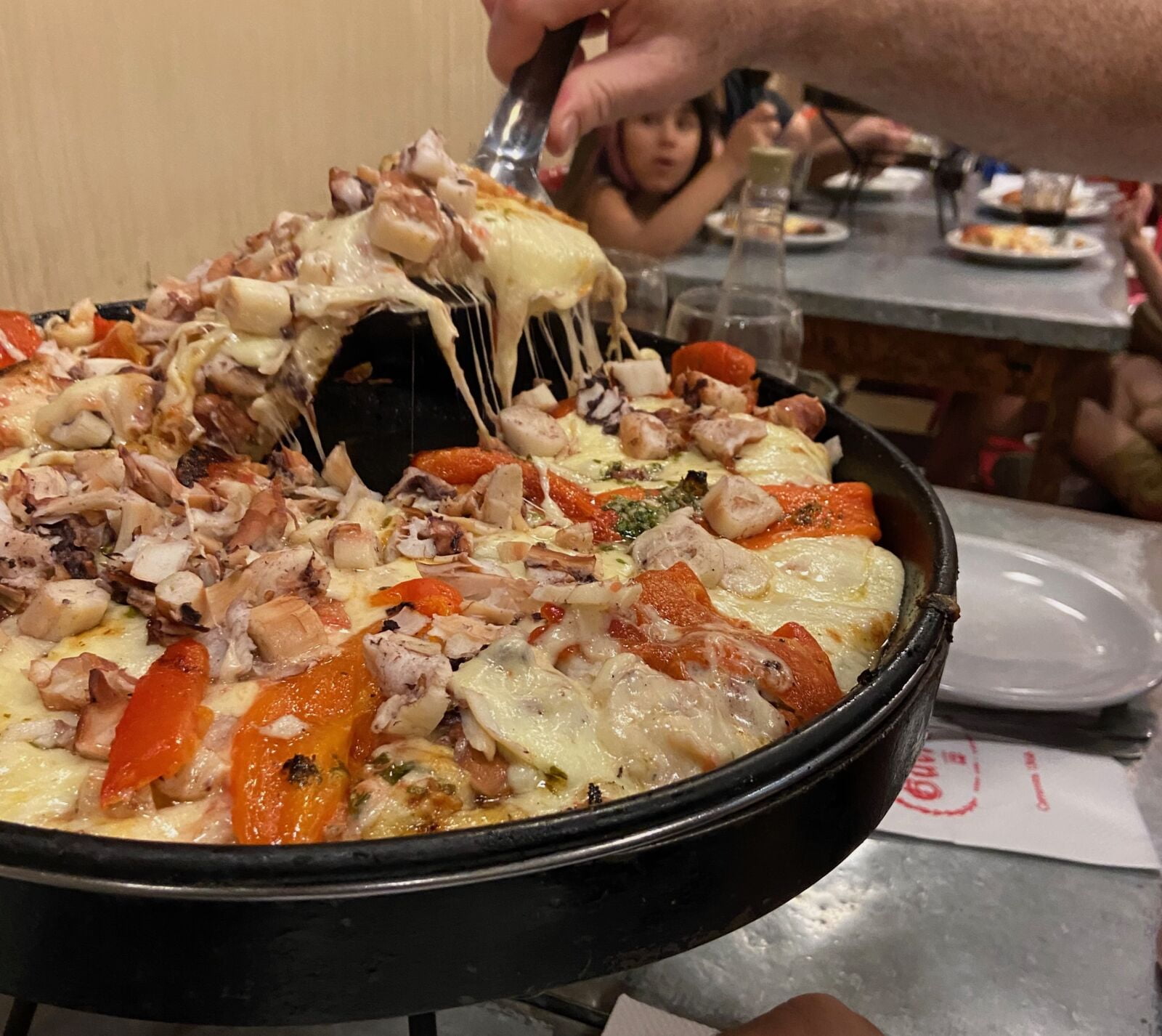 pizzeria-guerrin-octopus-pizza-buenos-aires