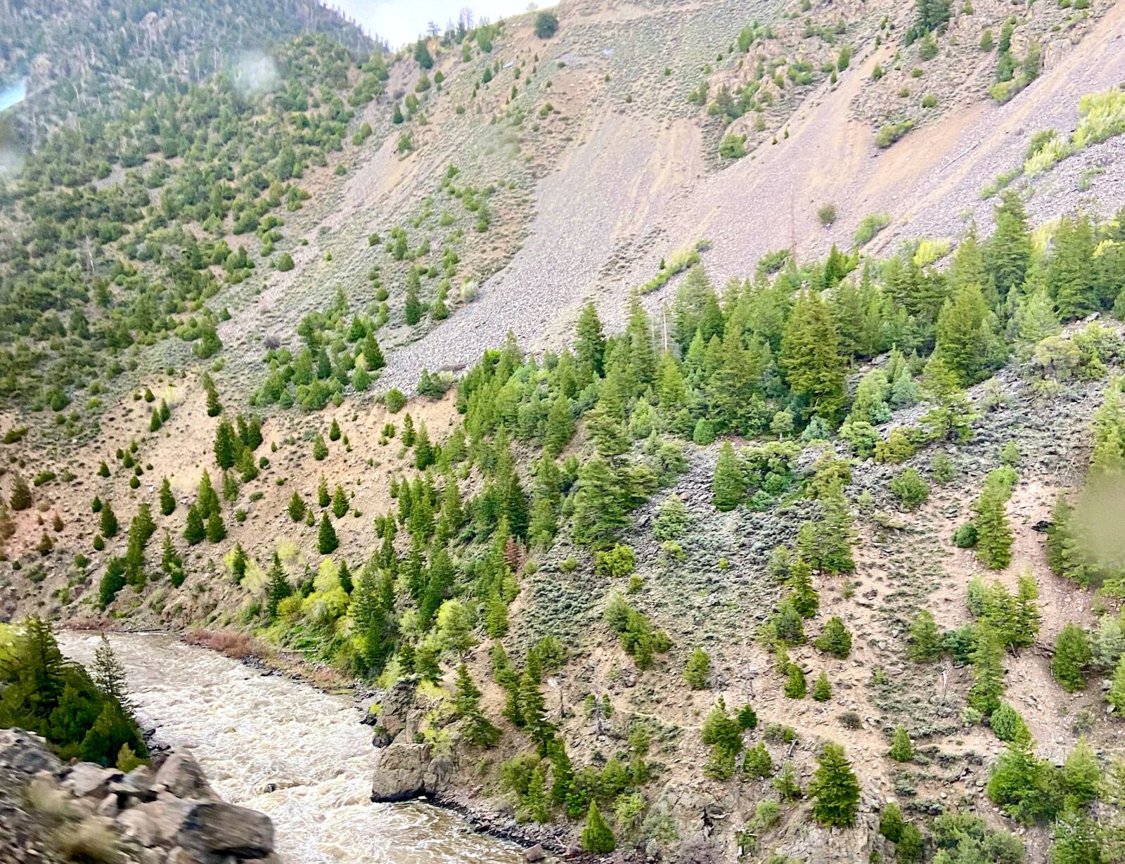 river-view-rocky-mountaineer