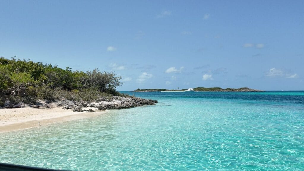 Nassau, Margaritaville Beach Resort, Fort Charlotte, Snappa Tours, Graycliff complex, Exuma Water Sports, pigs 